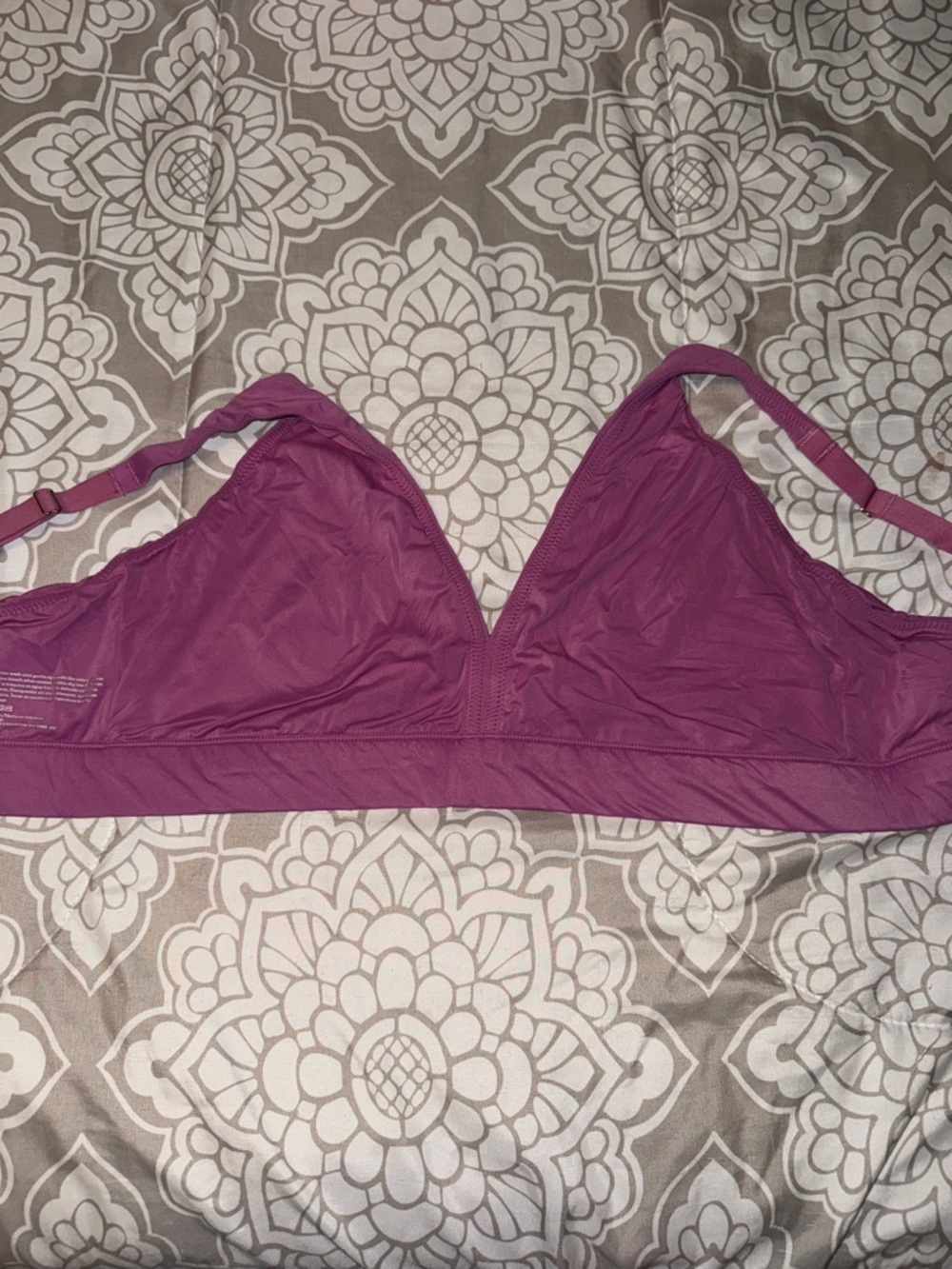 Joyspun Wireless V-Neck Bralette in Purple. Size XXL - Picture 5 of 6